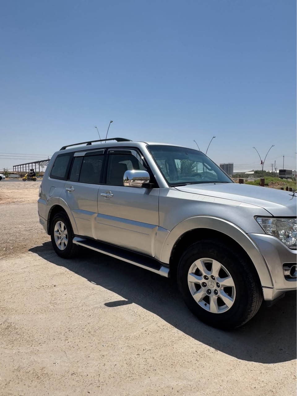 باجيرو 2018 وارد خليجي GLS
 مكينة3500 (المرغوبة) – نظيفة جداً
 الاتصال على الرقم ***********
 المواصفات:
 • محرك 3500 القوي والمرغوب
 • تحكمات ستيرن
 • كشنات مخمل
 • حساسات خلفية
 • كاميرا خلفية
 • داخلية بيج
 • زينون عالي/واطي
 • LED نهاري
 • مرايا كهربائية + إشارة بالمرايا
 • ثلاثة قطع تبريد
 • 7 راكب
 • فورويل دبل كير
 • كروز كنترول
 • رقم بأسمي سنوية وهزه ورقم كله جديد
📍 الموقع: بعد مرور الحسينية/ مطعم ضفاف دجله الشارع العام 
السعر 168$ بيها مجال بسيط 
📞 للاستفسار *********** بغداد, العراق
