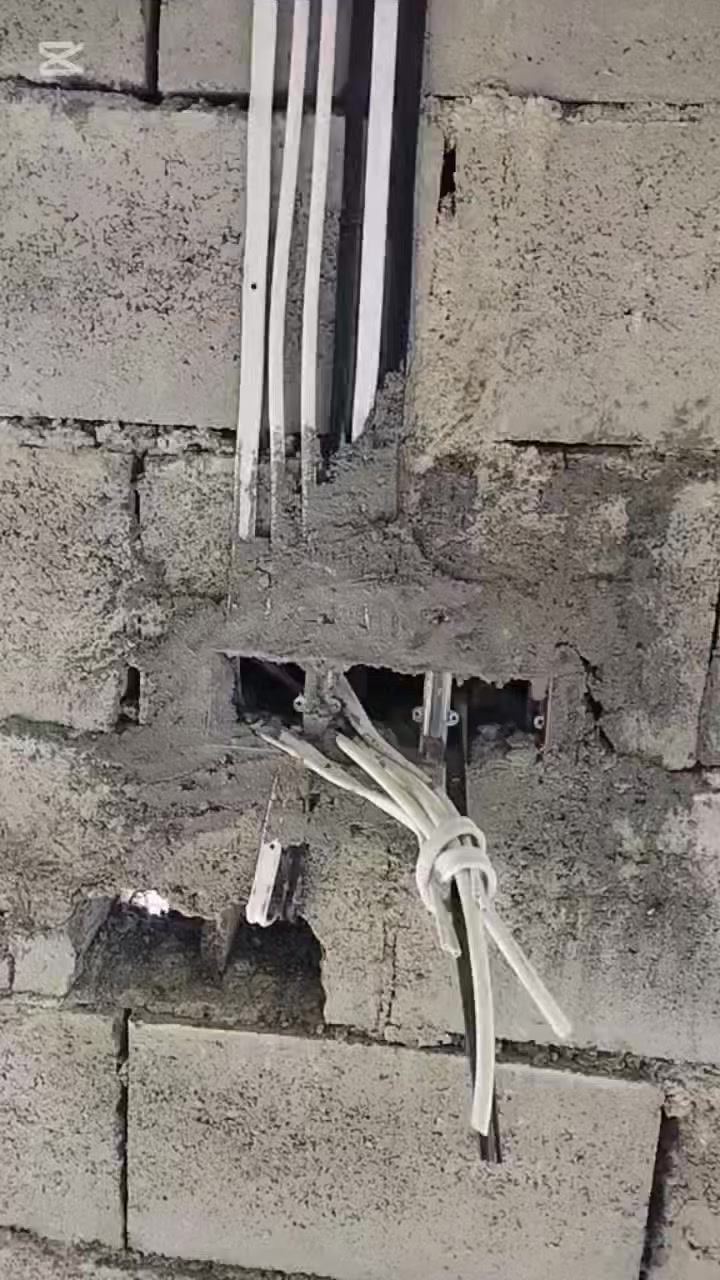 سلام عليكم. تأسيس كهرباء وربط. مفاتيح كهرباء. ربط  كامرات. تصليح بورد ربط كونتاكتر. ***********
