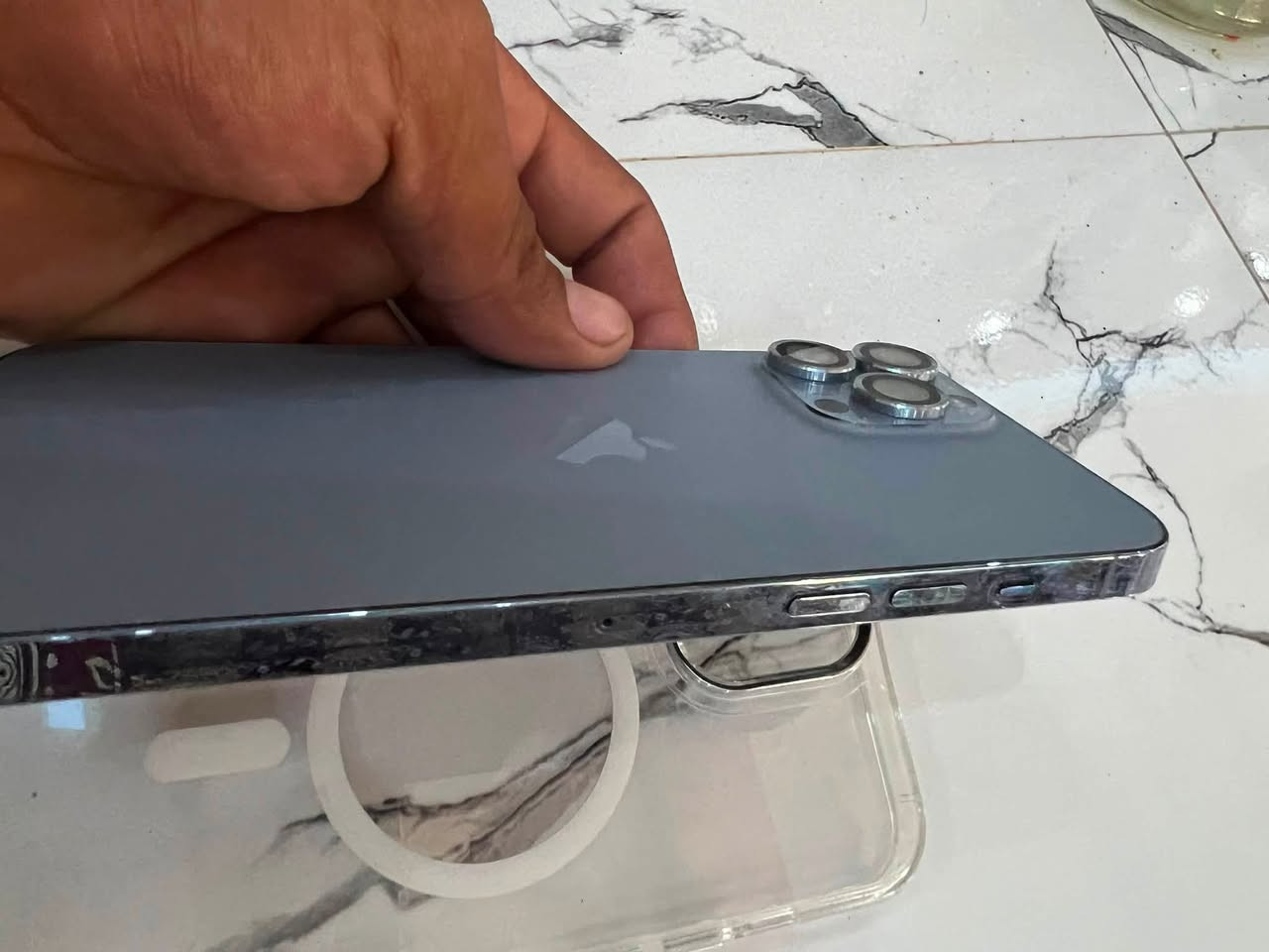 للبيع ١٣بروه ماكس 
بطاريه ٨٨بلاد 💯
ذاكره ٢٥٦💯
ما مفتوح 
أمريكي 
نضافه ٩٦
ب ٧٠٠وبيه مجال 
كربلاء ***********
