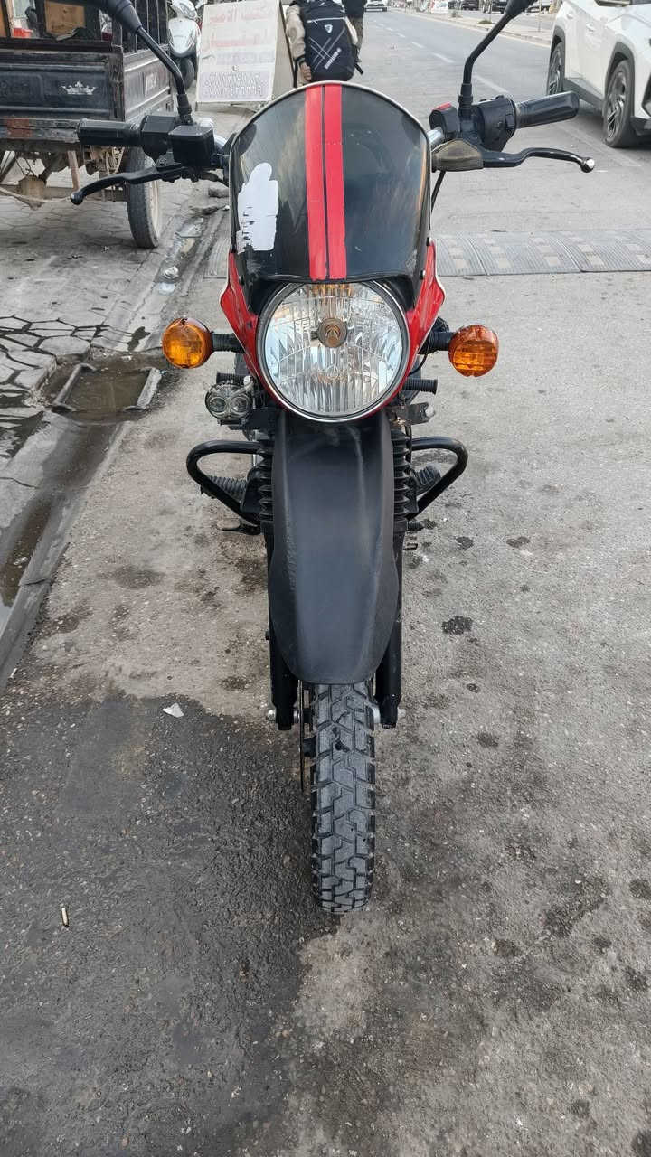 عليكم دراجه للبيع نوع بوكسر مديل 2022
‏
‏نضافه 70بل100 محرك مامفتوح ولا برغي بي رقم  
‏وسنويه تحويل ثاني يوم بيه نقص شغلات بصيطه دراجه 
‏مكاني نجف للتصال ع رقم *********** مامتواجد 
‏ع نت سعر خااااص
