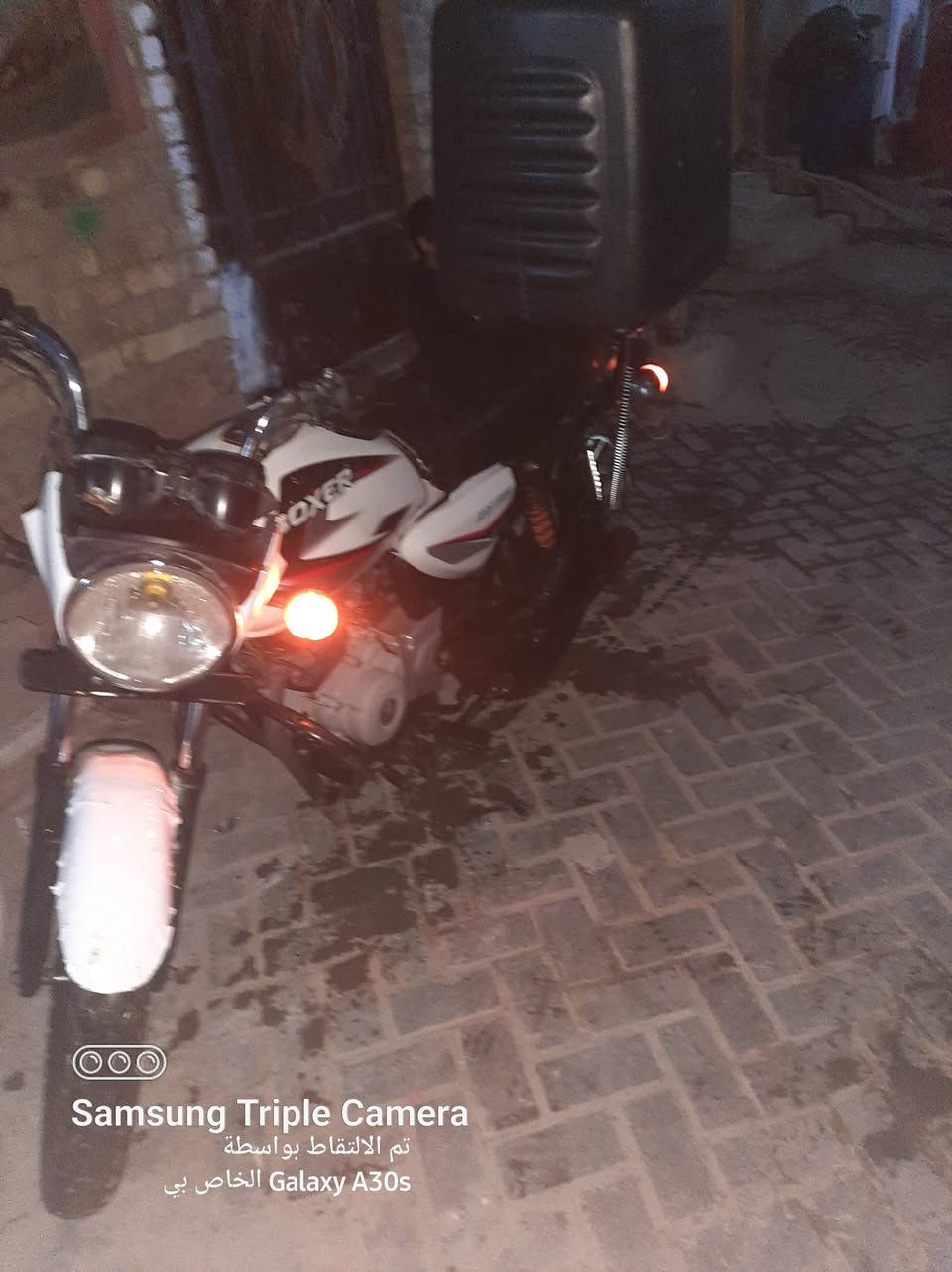 سلام عليكم بوكسر كلاسك 2021 للبيع دراجه كامله يرادله شوي ترتيب كهربائيات كله شغاله لايت زنون نهار سعر 800 وبيه مجال مكاني مدينة الصدر ***********
