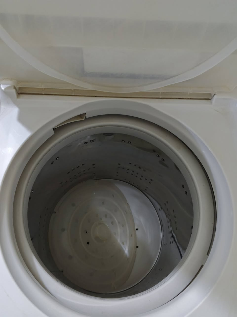 غساله ملابس جديدة ونظيفه وشغاله للبيع غرض زائد
السعر300 الف وبيها مجال
للأتصال***********
