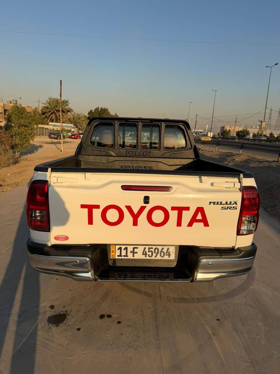 سلام عليكم 
هايلوكس 2025 رقم بغداد باسمي تحويل ثاني يوم
ضمان ساز 10 سنوات 
ماشيه 12 الف كفاله عامه
فول مواصفات 
معروفه الهايلوكس سياره جديده وتخبل مال بيت 
رايده 310 وبيه مجال 
مكاني بغداد دوره
***********
