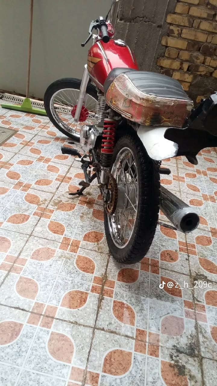 السلام عليكم دراجه شاصي 20  غراضها 25 اوراق شلعه معدل فصله دراجه ب 650 وبيها مجال دراجه متوازي عله بيعتها


**إذا كنت صاحب هذا الإعلان وتريد حذفه لأي سبب، رجاءا أرسل رسالة إلى الدعم الفني**