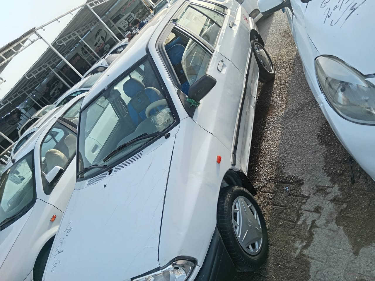 السلام عليكم سايبه 2012 كير ومحرك وحداديه خير من الله السياره بيهه بس بنيد السعر 30 وعليهه غرامه 400 الف ينكطعن من سعر السياره نصبتهه كلش حلوه مكاني نجف ***********
