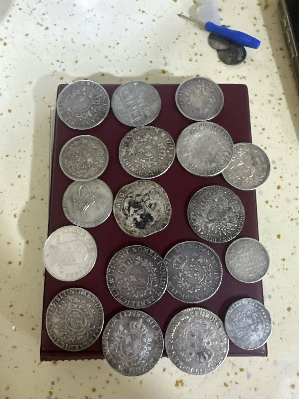 مجموعه من الخواتم والعملات الفضه *********** النجف الاشرف توصيل جميع المحافظات رصيد مقابيل التوصيل
