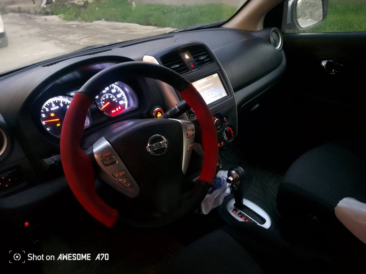 📢للبيع 
نيسان فيرسا ٢٠١٩ ماشية ٧٣ الف مواصفات بصمة تشغيل عن بعد يفتح الصندوق بالرمونت كاميرة مثبت سرعة بلاجكتورات احلى من الصور نظيفة حيل  سنوية وهزة جديدة رقم نينوى بدون صبغ بيها مكانات بارد كير توماتيك محرك شرط وكوبون بنزين بيها السعر دفتر و٦ ورقات وبيها مجال  للتواصل عالرقم من ساعة ٩ صباحاً لغاية ال١١ باليل ***********
