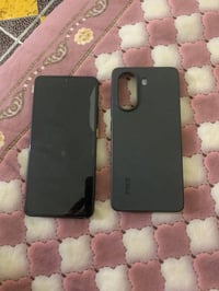 محتاج فلوس واريد ابيع انطيك ضمان شهر  تلفون بوكو 7x برو ذكره 512 للبيع...