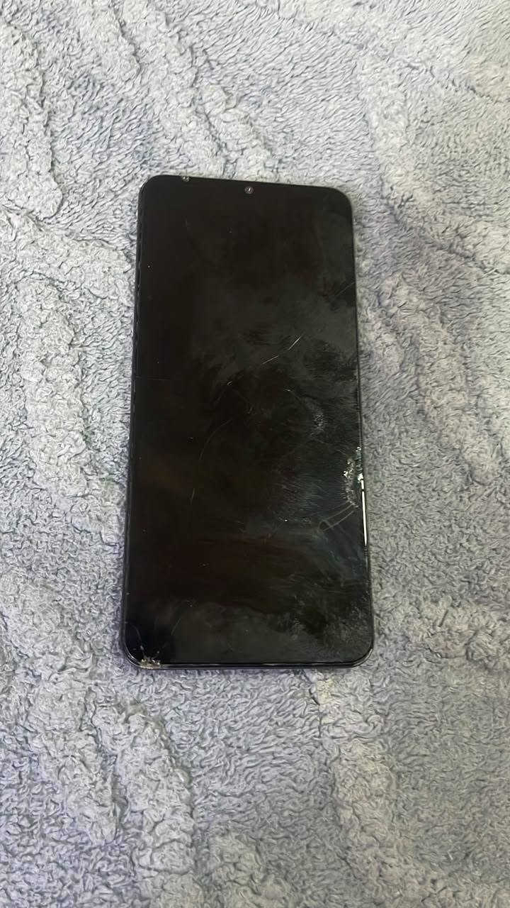 للبيع Realme Note 50 ذاكرة 128GB مع الكارتون.
الجهاز شغال 100% وما بي أي مشكلة بالاستخدام، الشبكة والبطارية والكامرات والصوت وكل الأمور طبيعية. العطل الوحيد هو كسر بالشاشة ويحتاج تبديل شاشة.

الجهاز موجود للمعاينة، واللي جاد بالشراء يكتب سعره بالتعليقات. رجاءً السعر يكون مناسب وما اريد كسر بالسعر، وكل شخص يقدر الجهاز حسب حالته.

الله يرزق البائع والمشتري.


**إذا كنت صاحب هذا الإعلان وتريد حذفه لأي سبب، رجاءا أرسل رسالة إلى الدعم الفني**