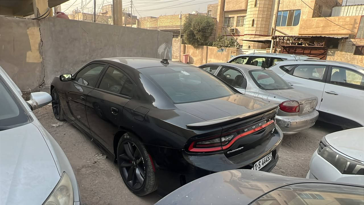 السلام عليكم
جارجر GT بلادي  فتحة موديل ٢٢
 حادثه جاملغ  وبنيد تبديل وجاملغ خلفي
ماشيه ٣٠ الف ميل
السياره اني  كاصهه على أيدي. بسمي رقم مميز
السياره جديده 
تزويد من امريكا  دسكات برمبو 
وفلانجات رياضية
مكان السياره بغداد حي الجهاد 
السعر ٢٠٠ ورقة
للاستفسار الاتصال ***********
