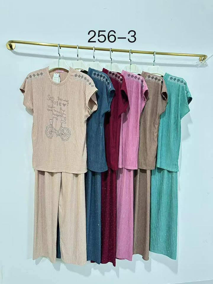 #عرض_تخفيضات_اخر_القطع
تراك خامة كريشه ستراس ✨
خامة تجنن وناعمة عالجسم، لمعة الستراس تخليه يلمع ويخطف النظر 🤍
موديل مريح ومرتب يلبس يومي وطلعات بنفس الوقت

📏 القياس فري سايز
يلبس من وزن 40 لحد 100
#السعر  ٧٠٠٠
يتوفر #توصيل داخل بلد الف دينار


**إذا كنت صاحب هذا الإعلان وتريد حذفه لأي سبب، رجاءا أرسل رسالة إلى الدعم الفني**