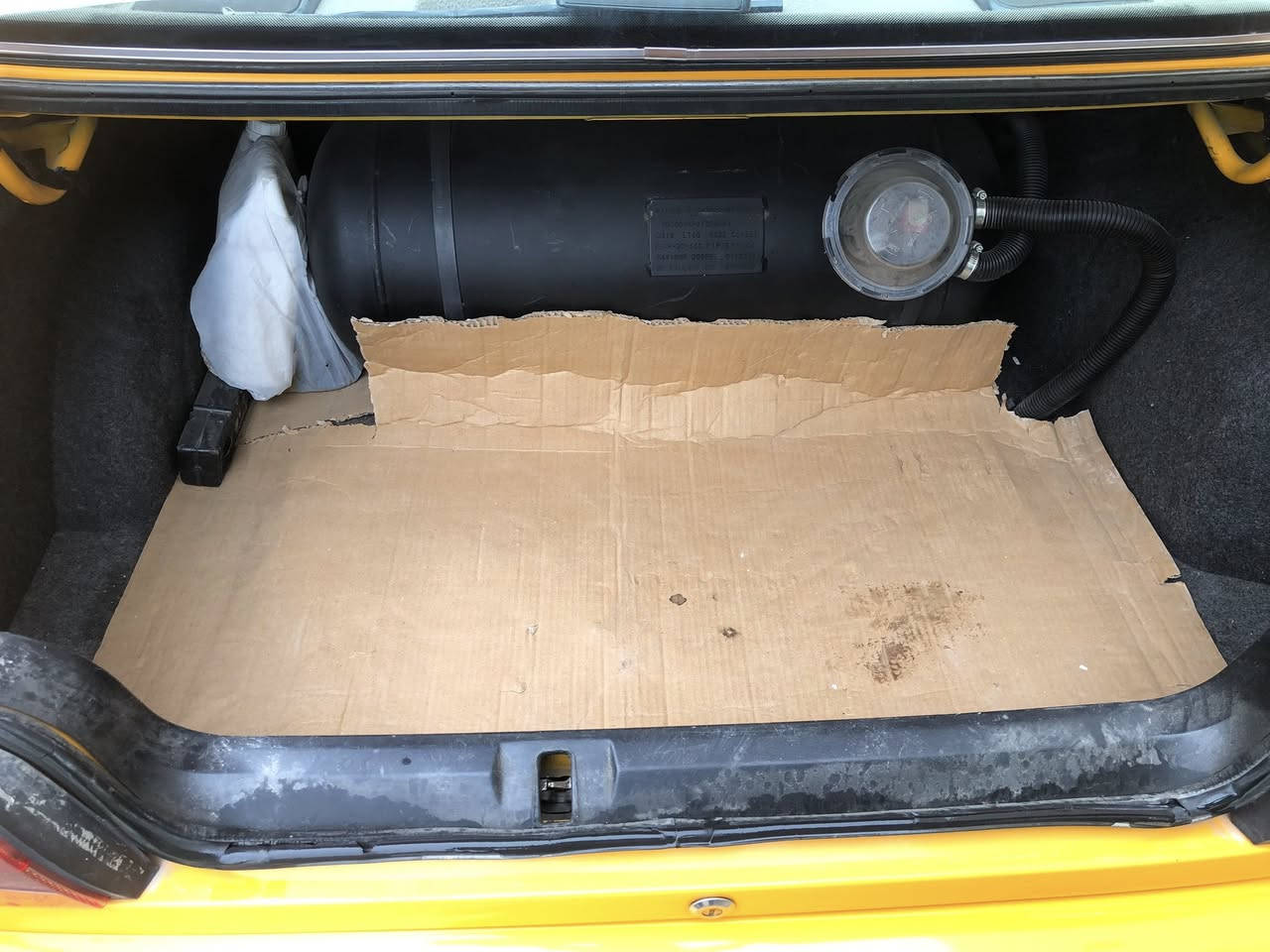 2018 بيجو بارص بسمي مصفرة بيهة حادث باباب فقط مكينة جديدة وكير خير من الله ***********

58
