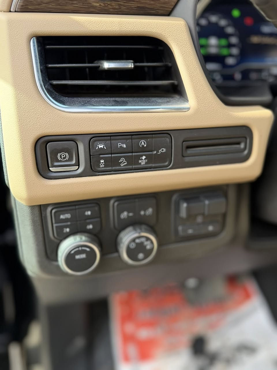 السلام عليكم ورحمة الله وبركاته
تاهو برايمر موديل 2022 لون اسود خليجية
السياره ماشية 79 الف كيلو متر 
للبيع فقط . 
مواصفات البرايمر معروفة بعد 
ربع البنيد بي صبغ فقط ربع البنيد مو اكثر 
رصعه زغيره كلش متبين وبيهه شخط بخشم البنيد 
مكان السيارة بغداد البلديات 
***********
سعر السياره :- 51,500$ وبيهه مجال للشراي
