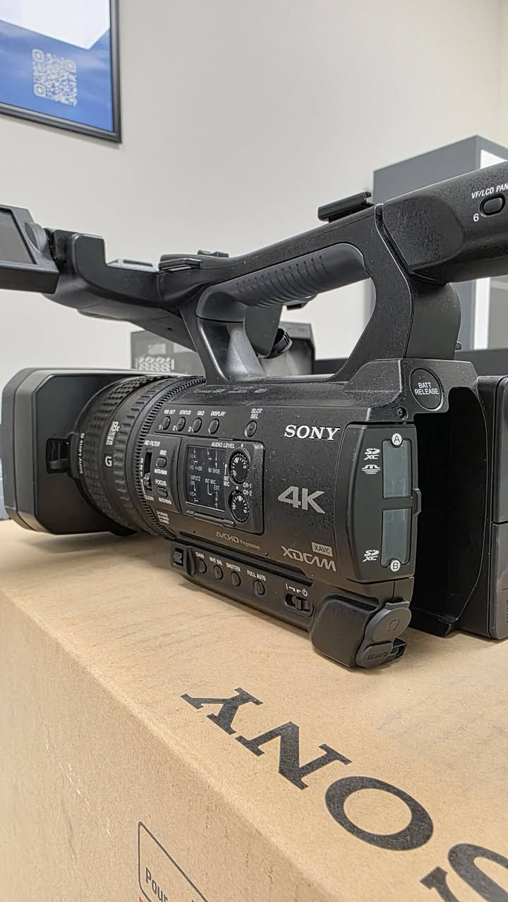 کامێرای Sony PXW-Z150
4K UHD و Full HD بە خێرایی 120fps (بۆ سڵۆ مۆشن).
 1.0-type Exmor RS CMOS بۆ وێنەی ڕوون تەنانەت لە ڕووناكی کەمدا.
12x ئۆپتیکاڵ زۆم (تا 24x بە کوالێتی بەرز).

نرخ 18 وەڕەقە
7502015251


**إذا كنت صاحب هذا الإعلان وتريد حذفه لأي سبب، رجاءا أرسل رسالة إلى الدعم الفني**