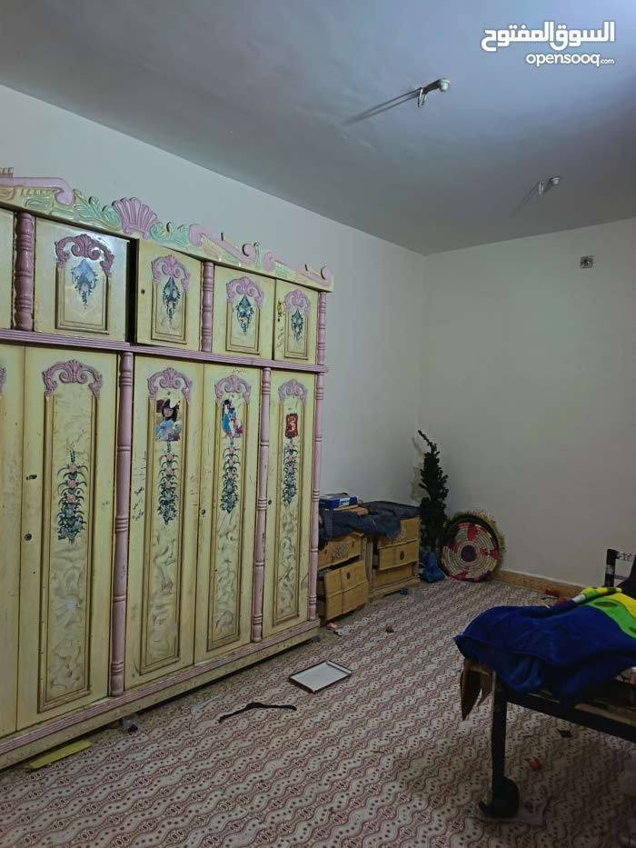 يعلن مكتب المرتضى للعقارات عن توفر
بيت للبيع ، في الجمهورية ، قرب السوق
طابقين ، بناء الارضي الفينات والطابق الثاني 2015
المساحة / 100 متر
الواجهة / 10 متر
يحتوي على / 5 غرف وصالة واستقبال ومطبخ وصحيات
سعر البيت / 225 مليون
ملاحظة / الدار فارغ ولا يحتاج الى فترة اخلاء

توجد لدينا عروض اخرى
للأستفسار الاتصال على الارقام التالية
 *********** - ***********
نستقبل كافة العروض والاعلانات نشرها وترويجها مجانا
عنوان المكتب / الجنينة / شارع جامع الكرناوي / مقابل فتافيت سنتر
