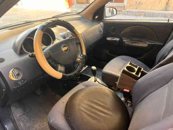 شوفرليت افيو هاج باك ...
الموديل 2006 كوري 
مكينه ١٦٠٠ 
كير اتوماتيك 
داخل السيارة نظيف 
سنتر لوك... لايت زنون ... تحكم ... إيرباك 
إدامة فيت بم .. قوايش .. رولات داخلية .. حساس كرنك .. حساس هوه .. بلكات .. واير بلكات 
بيه ملاحظات وطخطخات بالكشر بدون ضربه قويه 
تكم ... شاصي ... لغد ... مكفول 
رقم انكليزي جديد ... هزه جديد 
غرامات مصفره باسمي تحويل مباشر 
السعر المطلوب ٤٣
للاستفسار والتواصل ***********
