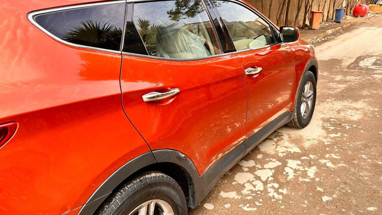 هونداي سنتافي موديل 2017 وارد امريكي داخلة كلين طخة صغيرة بالدعامية الامامية وصور الحادث موجودة وهنا بالعراق صار بيه صبغ بالجاملغ الامامي وبارد باب السائق السيارة ماشية 116 ميل السيارة جاهزة ومابيه نقص السعر 150$ وبيه مجال بسيط مكاني بغداد البلديات
السيارة رقم اربيل  تحويل او وكالة  ***********
