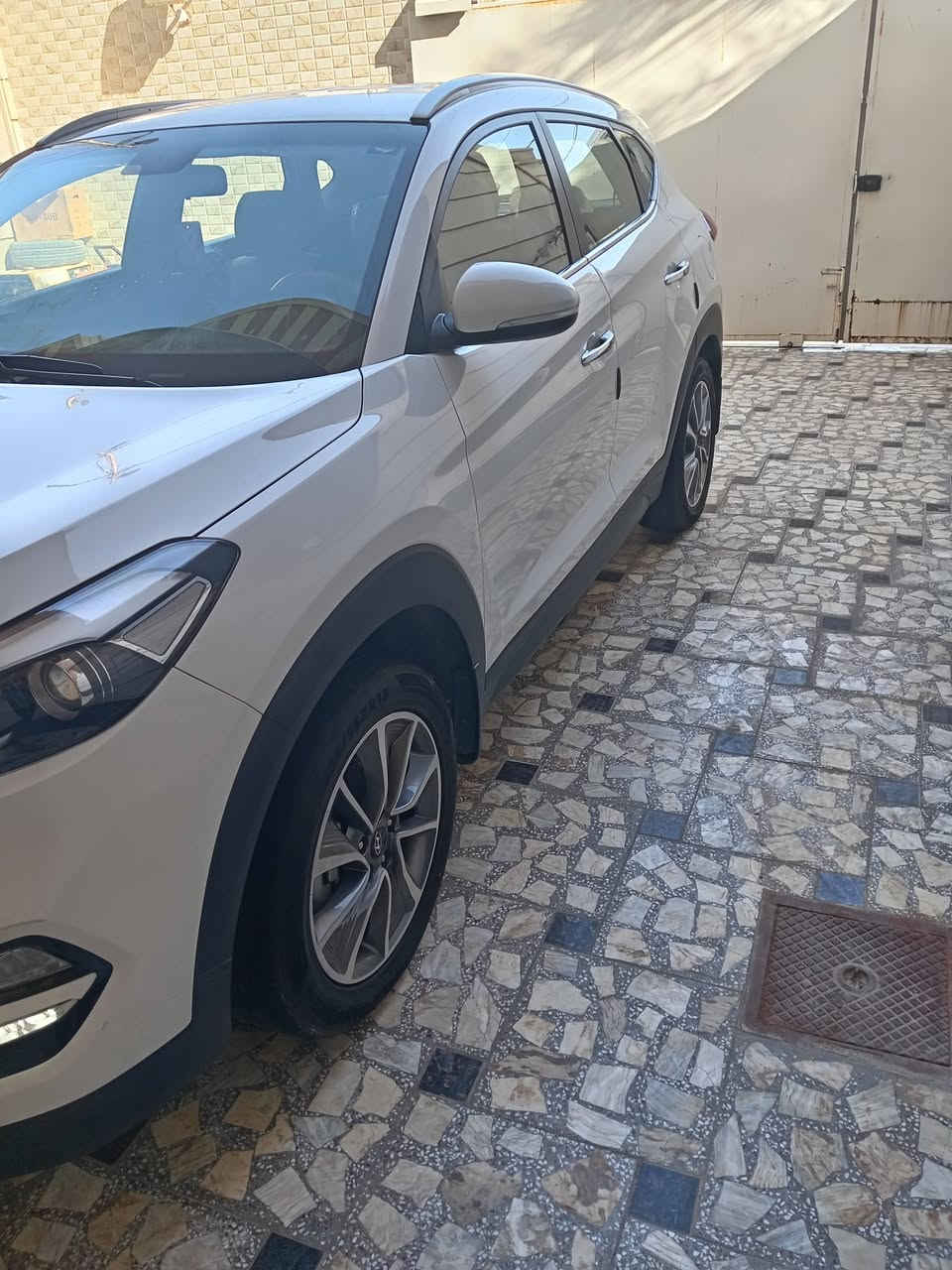 توسان 2018السياره جديده ماشيه 54الف السياره على ايدي مالعوب بيها ابد كله شركه السياره كفاله عامه عده صبغ بدايت البنيد مقدار اقل شبر بدون ضربه السعر 185    رقم نجف عنوان نجف    رقم الهاتف ***********
