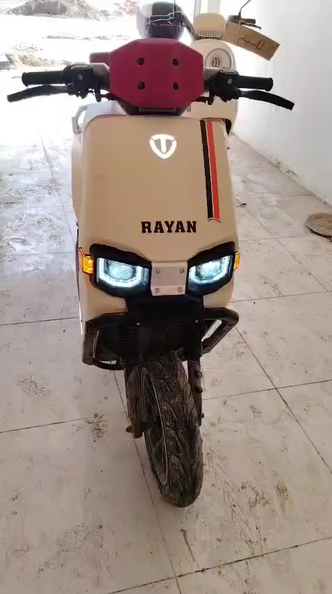 السلام عليكم عيني دراجه للبيع إنتاج شركه الريان موديل٢٠٢٦ مصار هواي  من أخذتها بشهر٢اخذتها اريدها ٨٥٠بيها خلل بس الماشه نضربت الباقي كفاله عامه للاستفسار وللاتصال ع هذا الأرقام ***********/*********** أو مراسله ع هاي الصفحه
