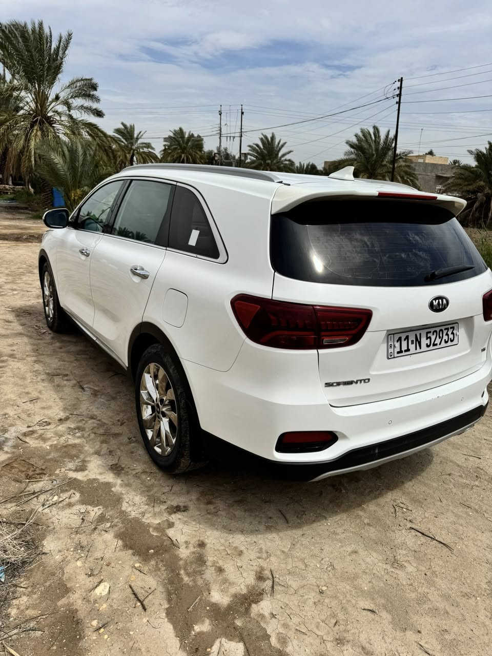 السلام عليكم 
سورنتو 
الموديل / 2020
الون / ابيض
الرقم / بغداد بأسمي 
ماشيه / 84000 اربعه وثمانيون الف 
مكان السياره / كربلاء 
السعر / 245 ورقه يعني شدتين وخمسه وربعون 
ضرر السياره / صبغ شبر الجاملغ الامامي الايمن + اقل الشبر بارد 
ومكفوله مكينه وكير وتخم تاير ( والسونار يحكم ) 
رقم الهاتف للتواصل / ***********
