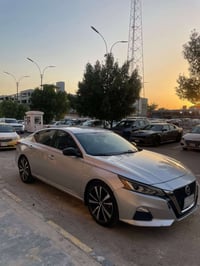 نيسان التيما 2020 مواصفات SR حادثها خلفي مرفق بالمنشور   ماشية 140 الف...