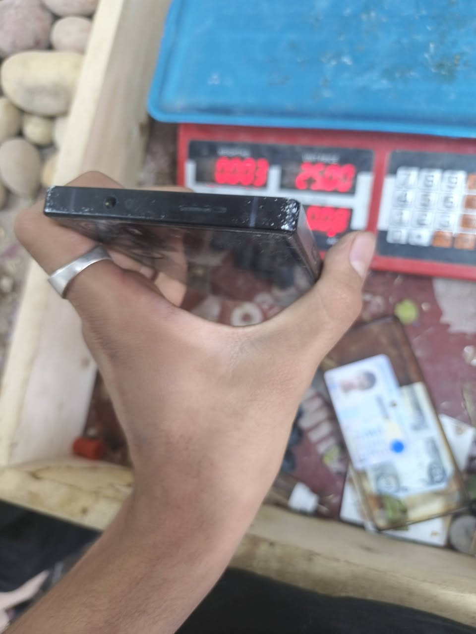 سلا عليكم ريد ماجك ٩s برو جهاز م يحتاج اسولف عليه بس بي شخوط بسيطه جهاز مكفول ما مفتوحكاملةملحقات سعر٥٠٠ وبي مجال حك الجيه مكاني بغداد الحرية ***********
