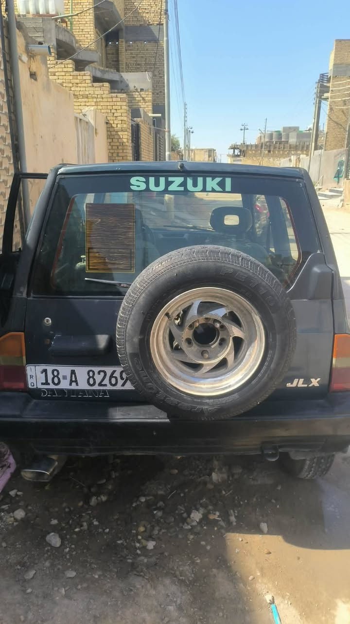 السلام عليكم 
سازوكي فيتاره تك باب موديل 89
 مرقم بابل دولي سنويه مجدده 
جاهزه 
حداديه تخم تاير شاشه تاب 
كهربائيات 
جام اوتوماتيك 
گير ومحرك البلادي اوتوماتيك 
مكاني ذي قار الشطره 
السعر 35
اعتذر عن المراوس والاقصاد 
ملاحظه السيارة مكفوله من العيب الشرعي والاصوليات 
***********
***********
