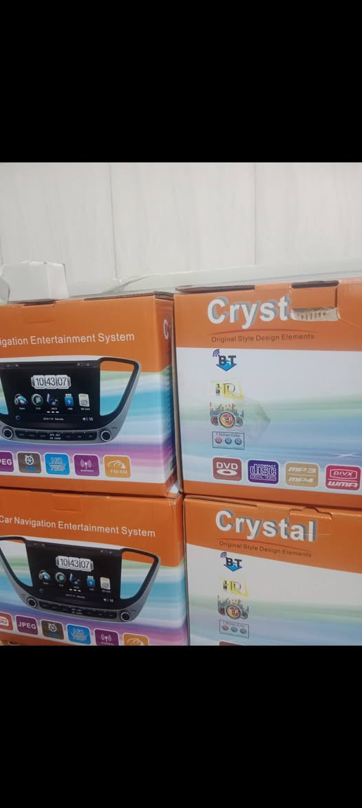 السلام عليكم شاشات الانترا للبيع بسعر مناسب ( 2011-2016)
مواصفات الشاشه 
يدعم النظام تشغيل الأقراص الرقمية (DVD)، والملاحة عبر نظام تحديد المواقع العالمي (GPS)..

 يحتوي على منافذ USB و SD لبطاقات الذاكرة، ويدعم تقنية بلوتوث للمكالمات والموسيقى. 

يتميز بشاشة تدعم دقة عالية (HD) و 720P، وتدعم تشغيل ملفات الصور بصيغة JPEG. 
مجهز براديو FM/AM لاستقبال محطات الراديو المختلفة. 
تفاصيل اكثر مراسله عبر ***********

