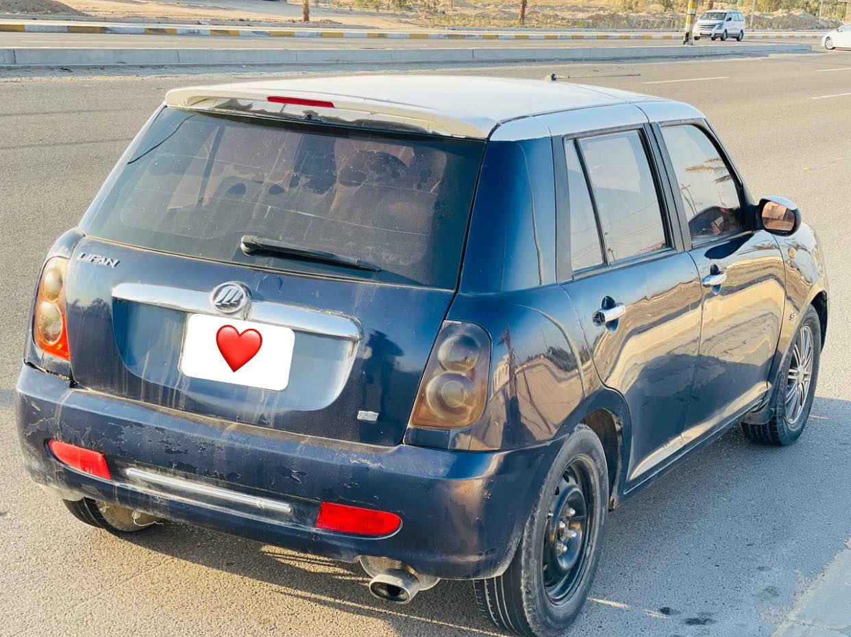 السلام عليكم سياره ليفان موديل 2013 للبيع محرك اوكير وشاصي وضربه مكفوله من عده الجاملغ الخلف السائق ضربه بسيطه 
السياره جاهزه وحلوه وجنايتها يعرفوها   السنويه صاقطه بس مكان السياره نجف حي النداء قرب جامعة الكفيل السعر 31 وبيه مجال  للستفسار اكثر اتصل ***********
