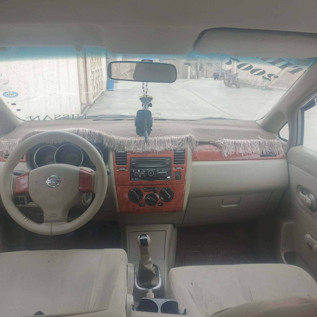 تیدا سلڤەر  مۆدێل 2007
یەک بست بۆیاغ
گێرومەکینە بەشەرت
شوێن تەقتەق
*********** أربيل, العراق
