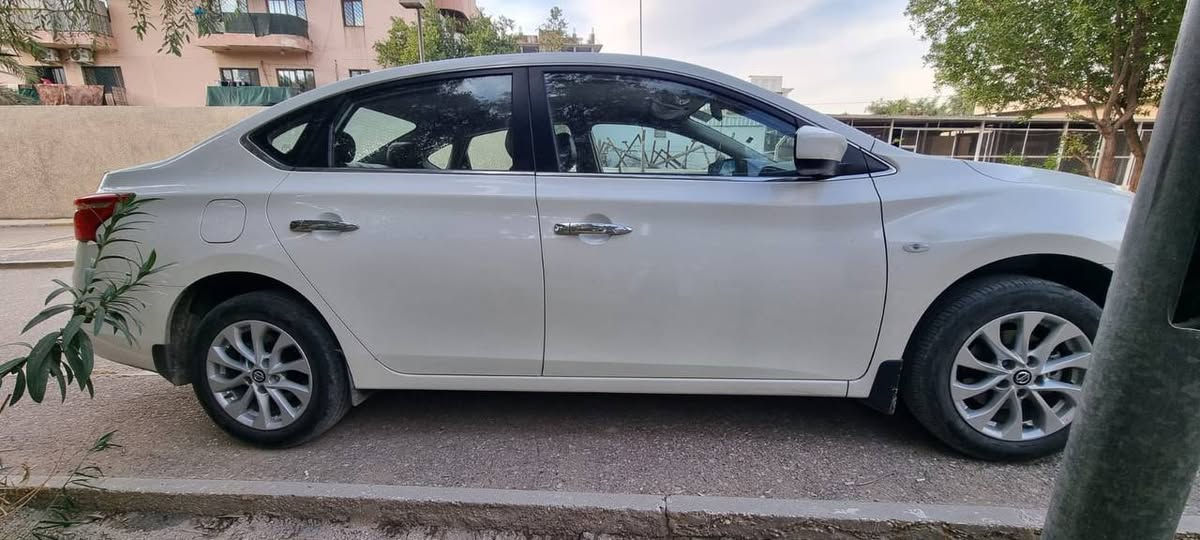 السلام عليكم للبيع سياره نيسان سيلفي تجميع الصين
موديل 2024
محرك 1600
كشنات ارضيه جلد
ماشيه 28 الف
مكفوله كفاله عامه من كلشي 
السعر 135 وبيه مجال
الاتصال واتساب ***********
