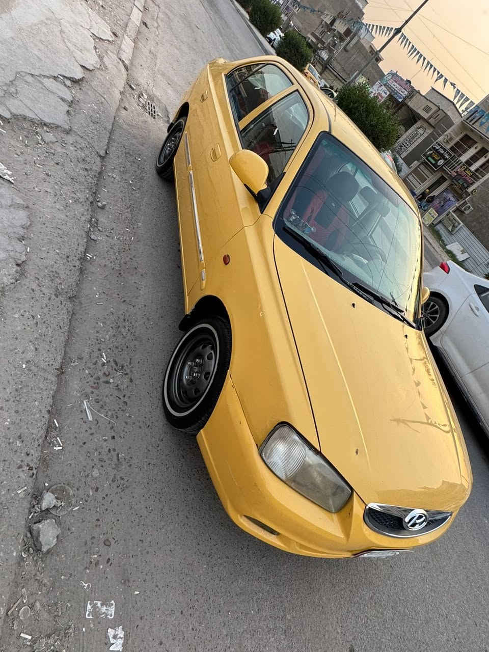 هونداي فيرنا 2014معيوده سياره ( بيها طخه على كد شبر بل جاملغ الخلفي ورصعه دائريه يم اليده مال باب الوره ) فقط 
محرك خير من الله ( لا تبخير ولا تنقيط ابدد ( كير بلاد 
صدر امامي خلفي قبل شهرين كلى جديد كهربايات كلها شغاله ( تبريد ثلجج تخم تاير جيدي ( اسود موهذا الخط ابيض قبل شهر شديته ) يعين ) كبالله لشارع 
نقوصات ماطور ( ماسحه عطلان وسنتر وكف قبل كم يوم يمكن ريموند ماعرف ) سعر 75 ( بيها مجال كلششششششش قليل كلش قليل ) 
العنوان دوره شارع صحه ) رقم 
***********
سياره باسمي وجناي
