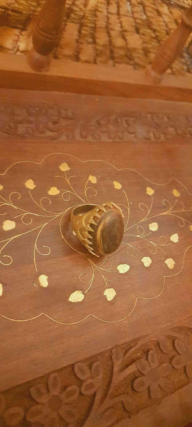 مجموعه تحفيات قديم نحاس للاستفسار مراسله الصفحه ويوجد توصيل ***********
