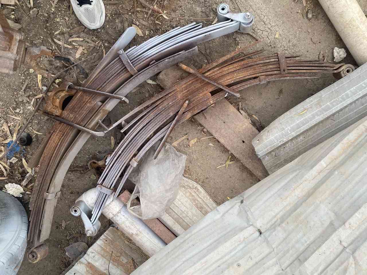 سبرنغ عالي شوفر ثمانينات سعر ١٢٥ الف مكاني بغداد شارع فلسطين
***********

