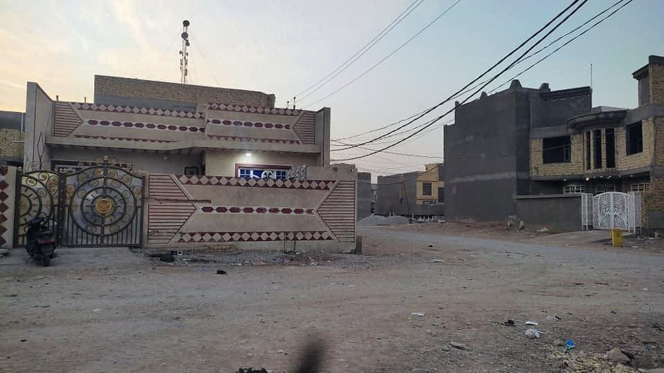 بيت للبيع المساحه 200متر. ركن شارع 20 و 12 م. يتكون من استقبال ومطبخ وصاله وغرفتين نوم منطقة الخاجيه رقم البيت 7611. خلف المعارض والبيع المباشر. بسمي اي استفسار اتصل ***********
