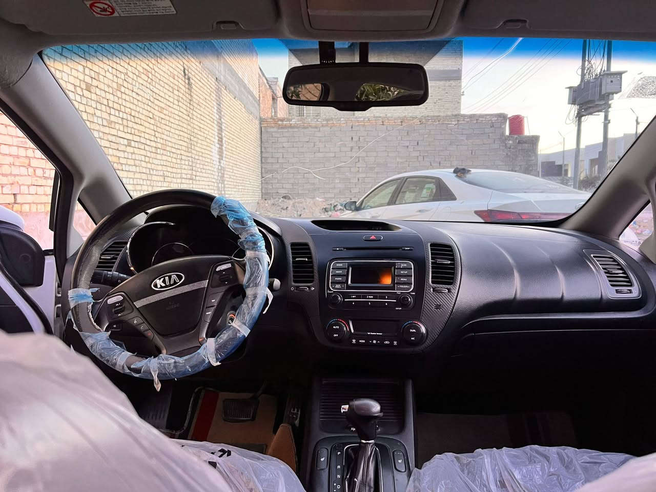 السلام عليكم سيراتو 13 محرك كير حداديه كهربائيات تخم تاير تبريد ثلج سياره جديده  مكاني نجف حي السلام للاتصال *********** سنويه 29 السعر المطلوب 105 وبيه مجال السونار مرفق مع الصور بدون داخل بدون فتح
