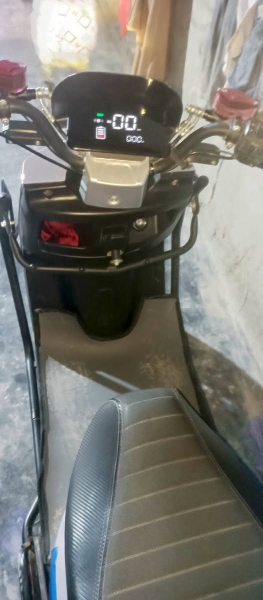 مطار سكنس للبيع السعر 650. ***********
