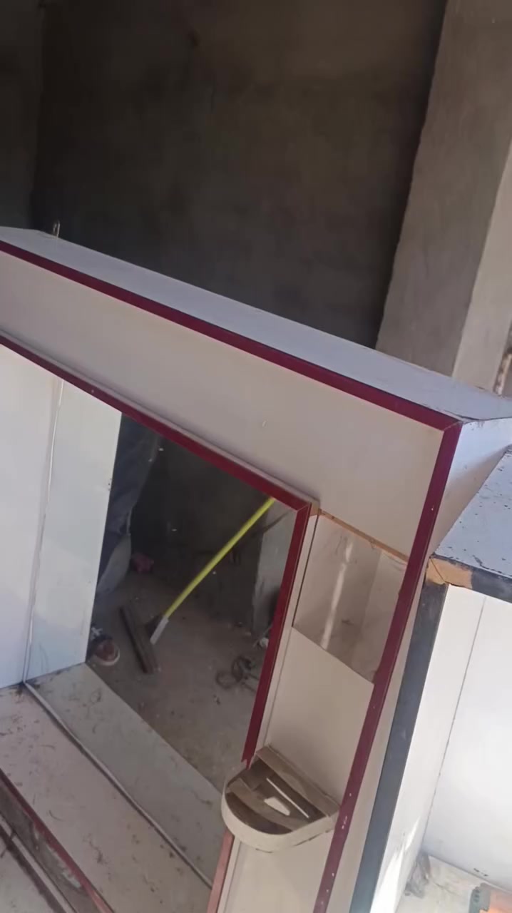 سلام عليكم ميز مرايه ولوكر غراض للبيع مكاني بابل مشروع المسيب ***********
