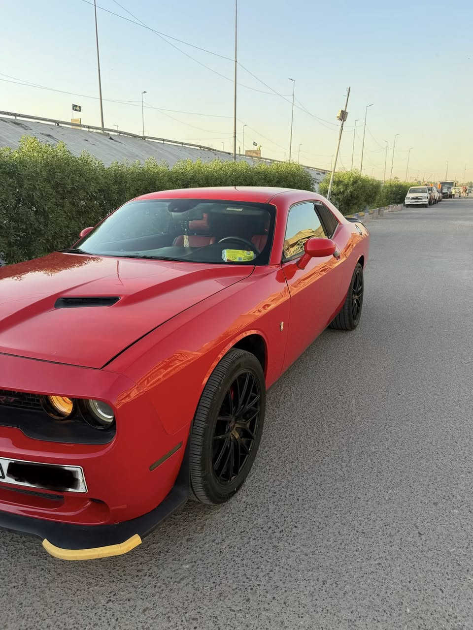 السلام عليكم
جالنجر sxt 
رقم بغداد 
موديل 2019 
احمر اللون 
ماشية 61 الف 
الداخل احمر 
تشغيل عن بعد 
محرك 3600 محرك كير تبريد مكفول 
حادث جاملغ امامي جهه الصدر مصبوغ وبيها شخطين بارد 
وهنا بلعراق صار بيها حالوب وسويته bdr ورجع ممبين ابد 
صور الحادث مرفقة بلمنشور 

السعر 145 

***********
