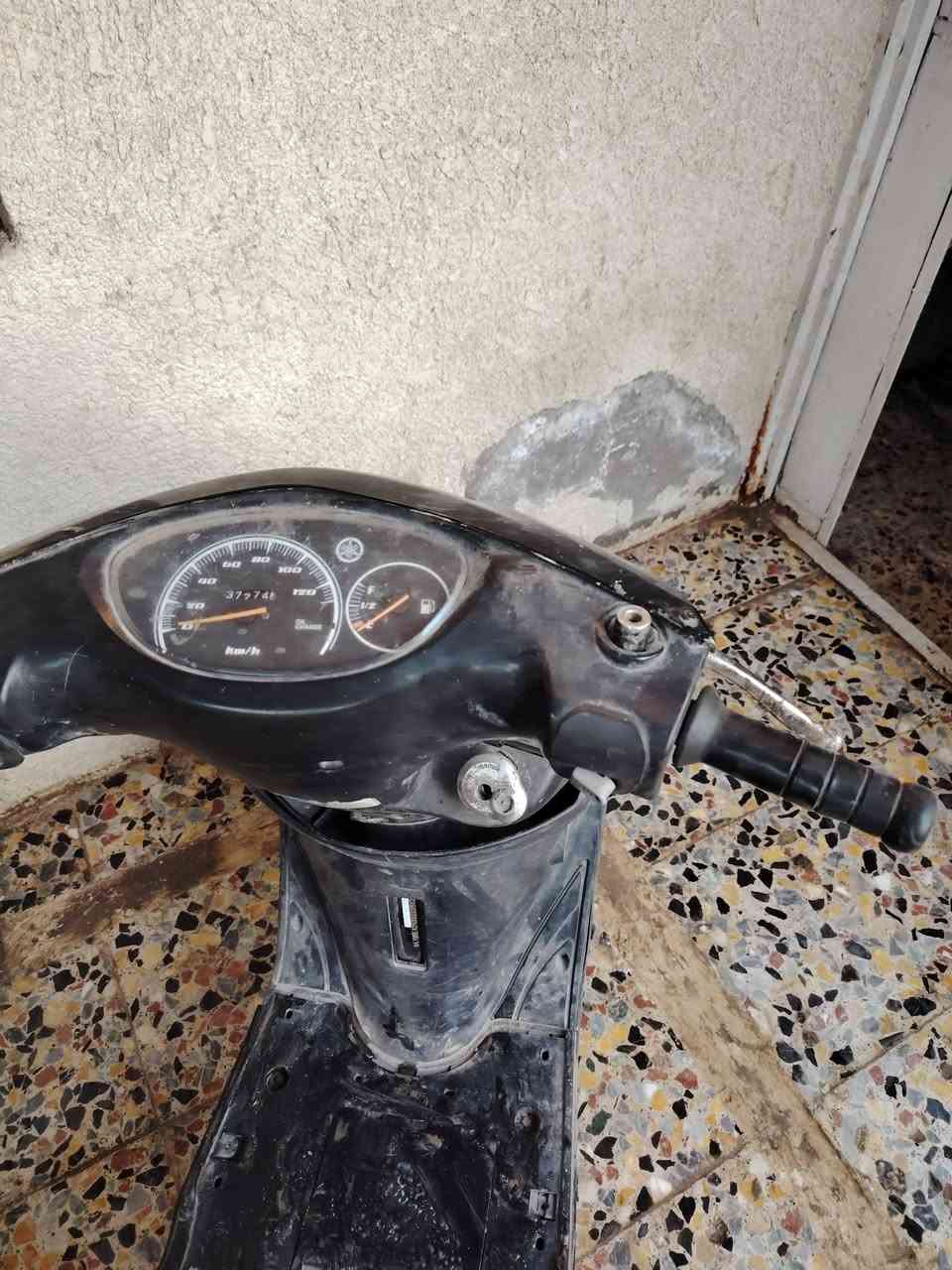 السلام عليكم دراجه بريز نوزل شغاله مكينه مابيه شي بس بيه صوت ب كلجات  ابيع كوم حديد السعر 350 مكاني بغداد الشعب شارع الصحه ***********
