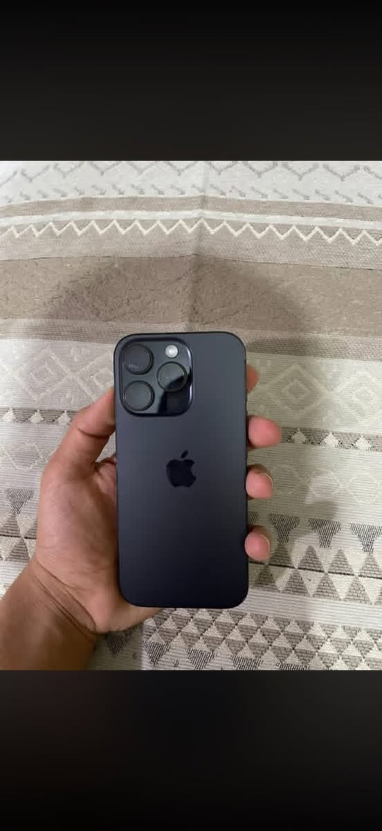 سلام عليكم ايفون ١٦ برو فقط حجم صغير ذاكره ٢٥٦ بطاريه ٩٩ الجهاز ما مفتوح ابد ومكفول من كلشي فقط مفتوح تخطي يعني ما يصير بي سيم كارت فقط الباقي كله شغال جهاز كلش حلو ونضيف وبي شويه شخوط بل شاشه بس ما مثر ولا يبين  جهاز بدون ملحقات السعر ٦٧٥ وبي مجال مكاني كربلاء حسينيه جريه مركز الطف رقم  ***********
