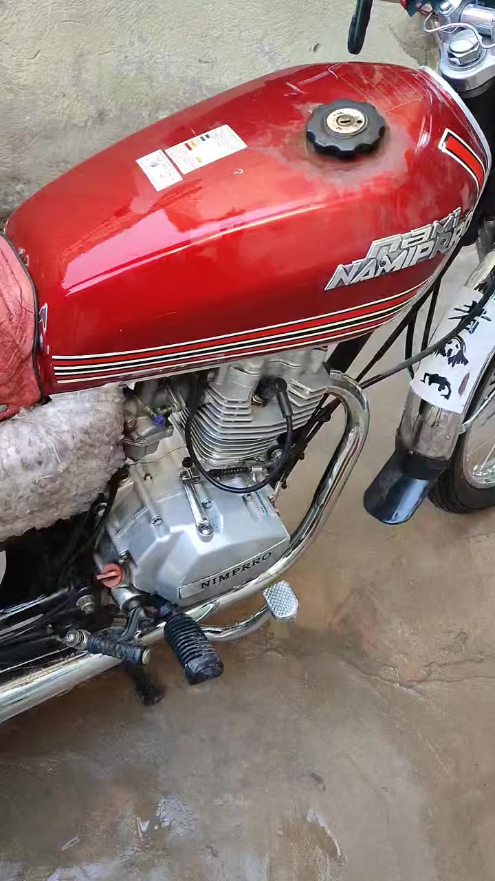 السلام عليكم ورحمه الله وبركاته ..بيع مستعجل
دراجه 4 كير نامه برو غطاس 23 طالعه 24 أصولي  جديده ما عايزه شي وكيلها الكرعاوي بسمي سعر 750 قفل قفل بيع مستعجل 
***********
