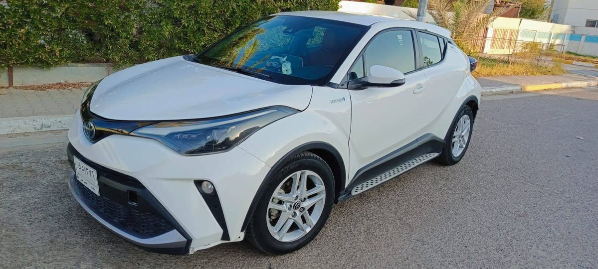 تويوتا C-HR موديل 2022 للبيع 
‏سيارة رياضية أنيقة واقتصادية بالوقود، نظيفة وجاهزة للفحص
‏ الموديل: 2022
‏ النوع: تويوتا C-HR
‏ المحرك: 2000 سي سي
‏المواصفات: فول مواصفات ما عدا الفتحة
‏ ناقل الحركة: أوتوماتيك
‏نظام الدفع: أمامي
‏ اللون: أبيض
‏العداد: 137 ألف كم
‏ الرقم: بغداد (ثاني يوم التحويل)
‏ الضرر: مرفق بالصور داخل المنشور
‏أهم المواصفات:
‏ علما ان السيارة: هايبرد وبانزين 
‏ شاشة كبيرة مع كاميرا خلفية
‏ رادار / تنبيه الخروج عن المسار
‏ مثبت سرعة
‏ حساسات أمامية وخلفية
‏ مرايا كهرباء قابلة للطي
 جنوط ألمنيوم
‏ مكيف قوي
‏أنظمة أمان متعددة (ABS – Airbag – Traction Control)
‏ 
‏ مكان السيارة: بغداد / صلاح الدين
‏ للاتصال أو واتساب: ***********

