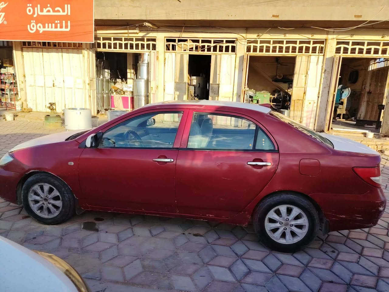 سياره للبيع بيوادي موديل 2012رقم قادسيه مصفره هيئه وغرامات كير محرك حداديه تبريد كله جاهز تخم تاير جديده العنوان ديوانيه للاتصال ***********
مامتواجد ع فيس لحد يراسل
