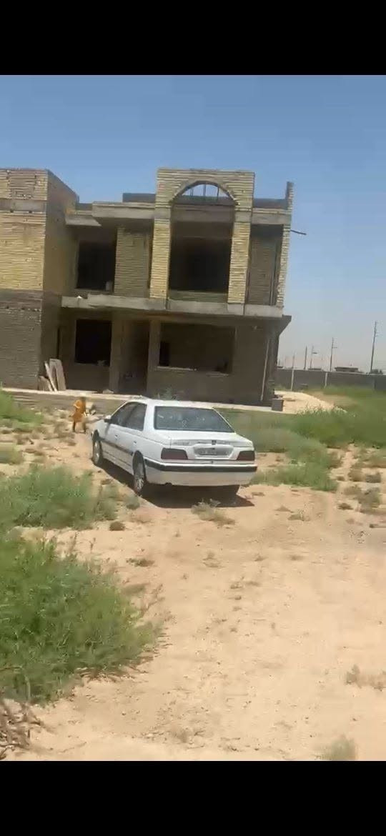 دونم طابو ملك صرف
يحتوي على دار فخمة قيد الانشاء 
الموقع بغداد ٧ نيسان وتفاصيل اكثر ☎️***********
