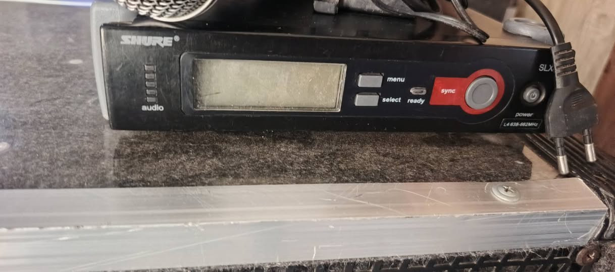 السلام عليكم شباب مايكات عدد اثنين للبيع   شور  SLX4 راقي سعر المايك الواحد ٨٥الف الزوجين ١٧٠ الف عنواني ديالى بعقوبه ***********

