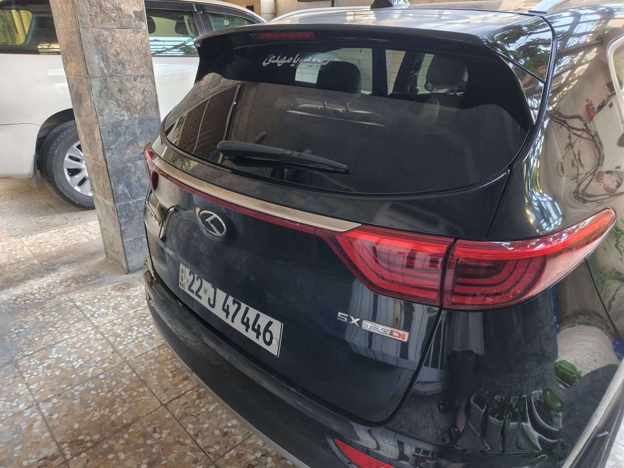 ‏🚘 كيا سبورتج SX 2017 وارد
‏السلام عليكم
‏
‏السيارة بحالة ممتازة، بيها جاملغ جهة السايق مبدّل وبارد بسيط بالبنيد فوق اللايت فقط،  (عندي سونار عدد ٢ ) 
‏فووول 1/1 أعلى فئة بالسبورتج، والرغّابة يعرفون شنو أحچي 😉
‏
‏📍 رقم أربيل باسمي (تحويل وليس وكالة)
‏📆 السنوية لغاية 2028
‏
‏🔧 المواصفات:
‏تشغيل بصمة + أبواب بصمة (عدد 2)
‏
‏بانوراما بثلاث وضعيات
‏صندوق كهرباء
‏
‏هندبريك دكمة
‏مانع انحدار + مانع انزلاق
‏
‏4×4 فور ويل
‏محرك 2000 GDI تيربو
‏
‏أوتو هولد
‏ثلاث وضعيات قيادة (سبورت / عادي / إيكو)
‏
‏ستيرن حرف D رياضي + شفتات بالستيرن
‏داخل جلد لونين (بيجي وجوزي) وعليه دوشمة جديدة درجة أولى
‏
‏الكشنات الأمامية فول كهرباء
‏تدفئة وتبريد بالأمامي + تدفئة بالخلفي
‏
‏سماعات Harman Kardon
‏شاحن لاسلكي يدعم الأجهزة الحديثة
‏
‏منفذ USB خلفي
‏ويل 17 رياضي
‏
‏شاشة لمس 8 إنج
‏حساسات أمامية وخلفية
‏
‏حساسات مطر ولايتات (تغير أوتوماتيكي مع الظلام واتجاه الستيرن)
‏رادار محيط السيارة + رادار النقطة العمياء
‏
‏لايتات ثلجي وشمسي عدسات
‏كشافات LED رباعية

‏📊 ماشي: ١٢١ ألف كيلو (قابل للزيادة)
‏📞 للتواصل: ***********
‏
‏
