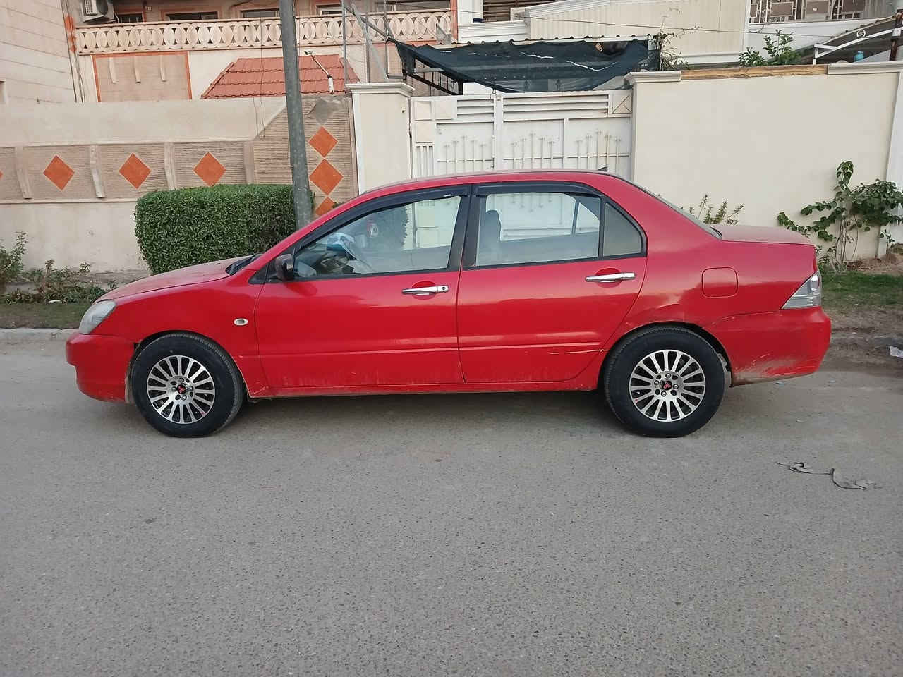 السلام عليكم
للبيع او مراوس بأقل محتاج فلوس  اوتو تبريد كلشي بيهه شغال كامله ٢٠٠٣ وارد امريكي بسمي تخم تاير اليوم شاده مصبوغه عام ضربه بلكرسي بصف السايق ٥٠ $ مكاني بغداد  ***********
