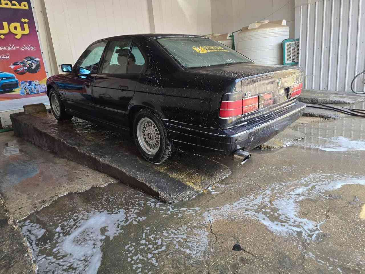 Bmw 525 
موديل 1995
تبريد 
فتحه بالقماره 
داخل مخمل غرفتهه نضيفه
محرك مسكر فانوس 2500 
الكير والمكينه نضيفات
لايت زنون بيهه 
تخم تاير 
صبغ للجماليه  درجه اولى
المكان كربلاء 
السعر 85 بي مجال بسيط
للاتصال *********** كربلاء, العراق
