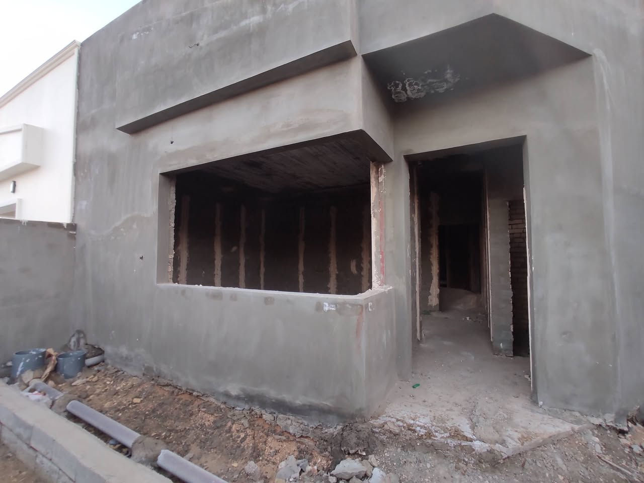 خلفه لبخ و بياض متفرغ حالياً ***********
